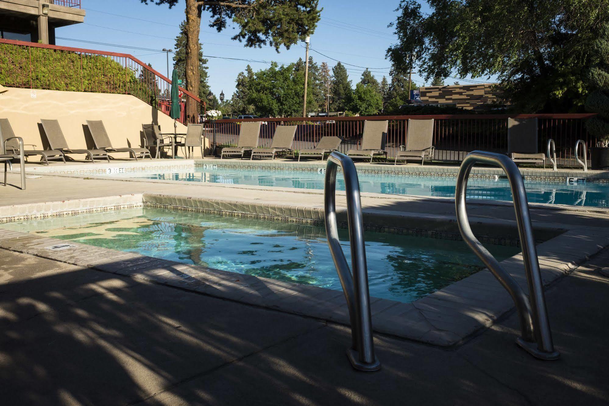 Campfire Hotel Bend Exterior photo